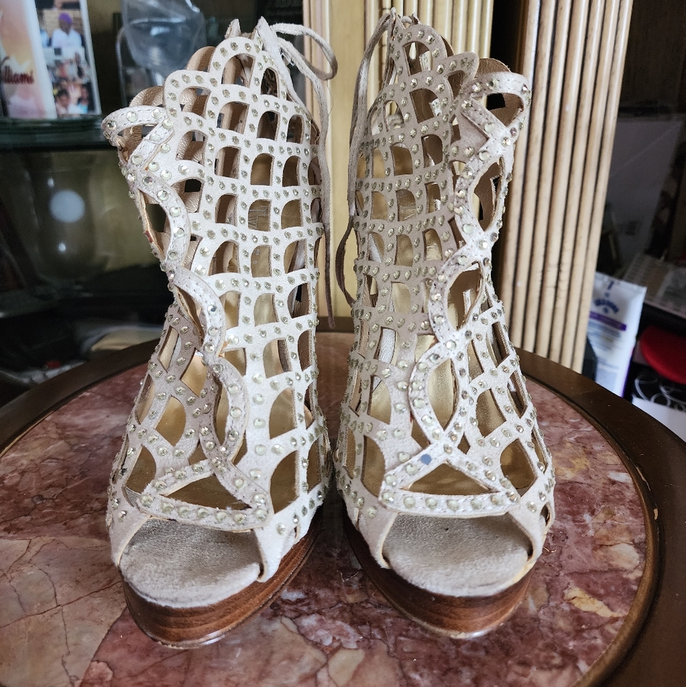 Lattice Rhinestone Heel - Picture 3 of 4